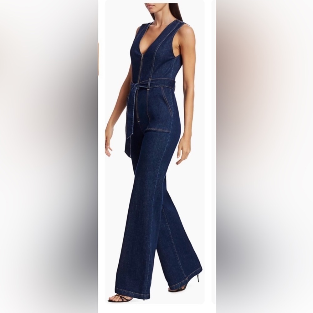 Alice&Olivia beautiful V-neck denim jumpsuit, women’s size 32.